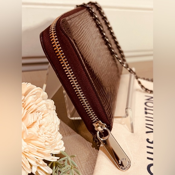 LIKE NEW! LV Plum ELECTRIC Epi Zip Around Wallet FULL INCLUSION - Picture 6 of 16